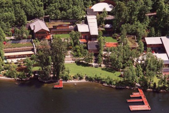 Фотография к новости: Город, где живут Билл Гейтс и Джефф Безос, едва не обанкротился