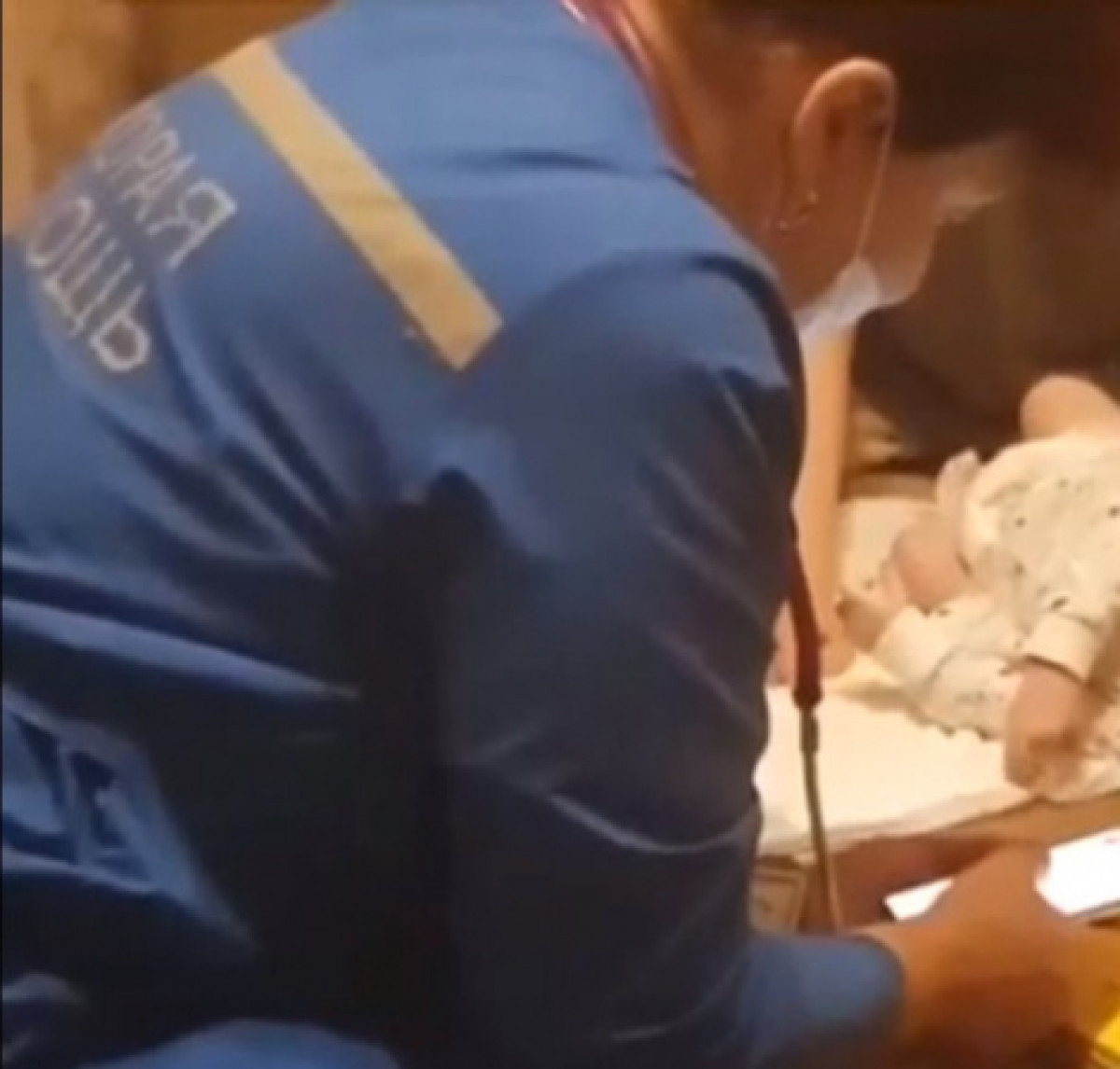 Приехавшая на вызов врач "скорой" искала подсказки в Google 