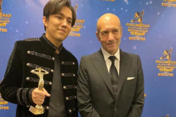 Фотография к новости: Димаш Кудайберген получил две награды на музыкальной премии в России