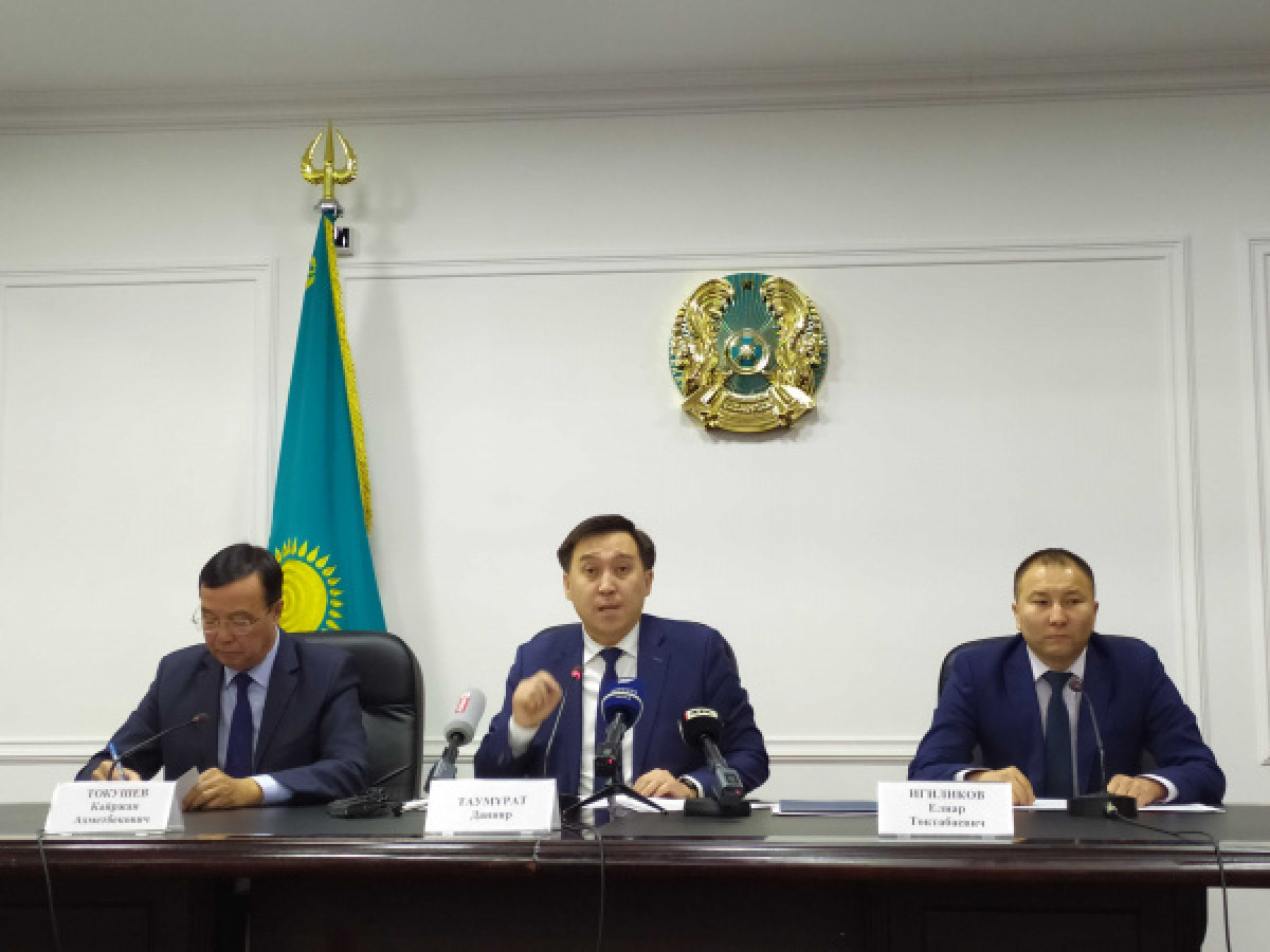 Антикоррупционная служба: госслужащим заменят служебные удостоверения на бейджи