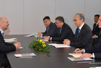 Фотография к новости: Токаев обсудил с немецкими бизнесменами улучшение пассажирских перевозок в Казахстане