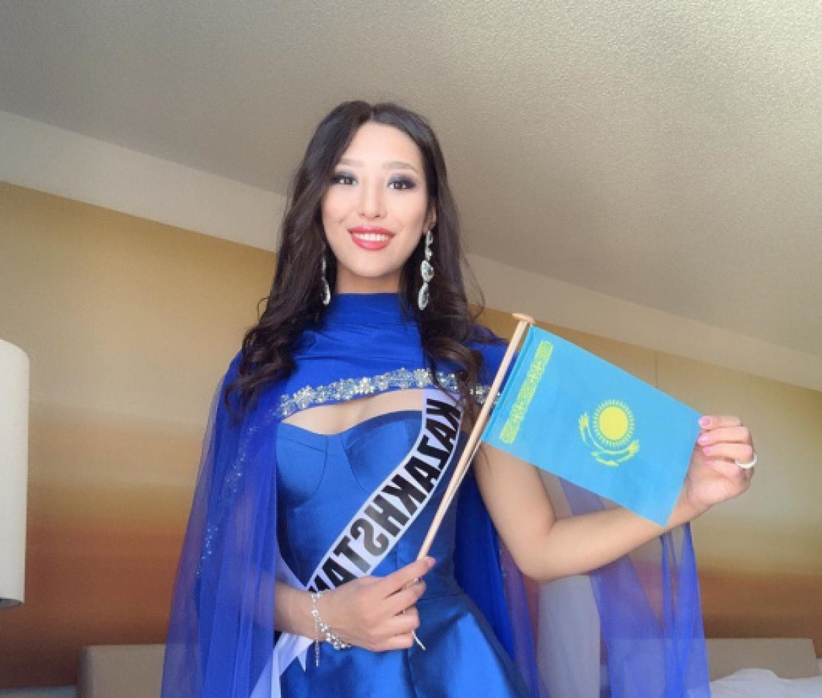 Альфия Ерсайын продефилировала в полуфинале "Мисс Вселенная-2019". Как это было