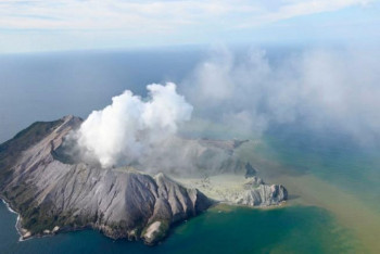 Фотография к новости: Пять человек погибли при извержении вулкана в Новой Зеландии