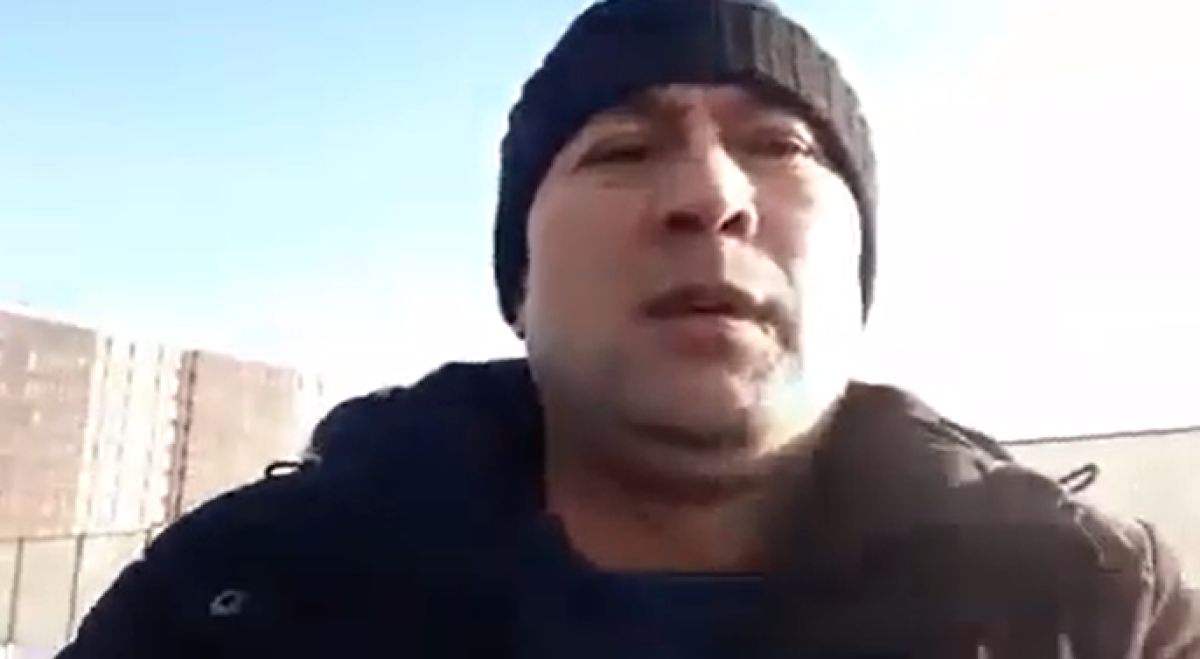 Коммунальщик из Нур-Султана ответил на критику о заваленных снегом дорогах