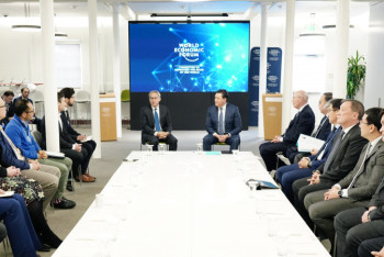 Фотография к новости: Аскар Мамин встретился с руководством Tesla в США