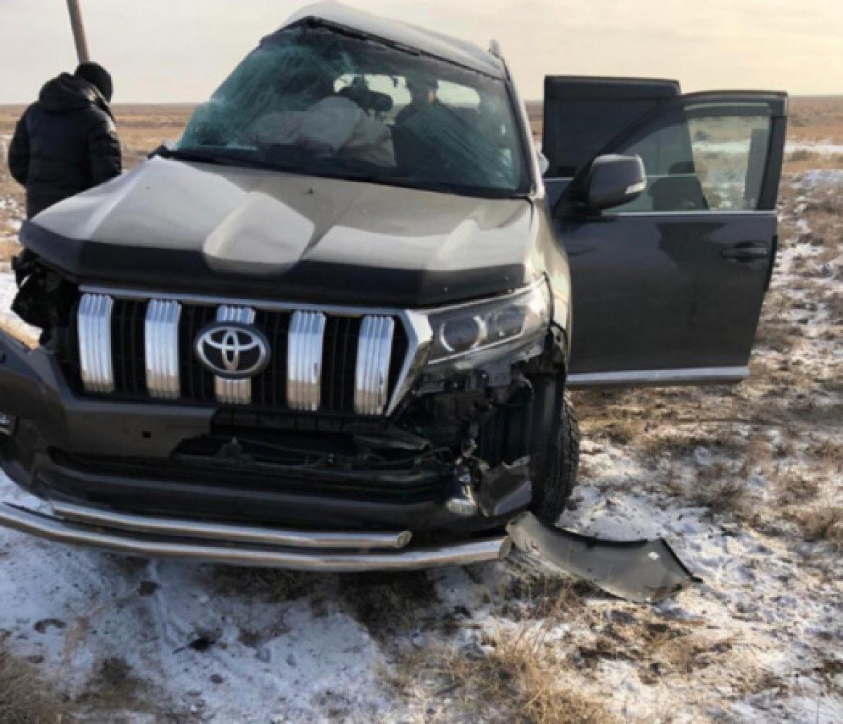 Два начальника отделов "Казахмыса" погибли, врезавшись на джипе в поезд