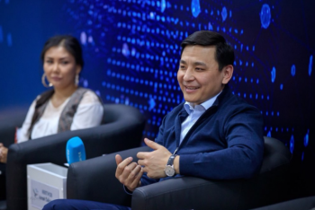 Алтай Кульгинов: "Мы не покупали новых елок"