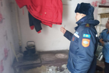 Во сне двое детей отравились угарным газом из-за неисправной печи в Караганде