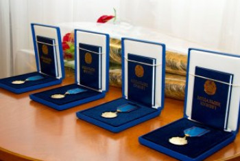 Медаль пропавшего без вести акмолинского солдата вернулась к его родным из Беларуси