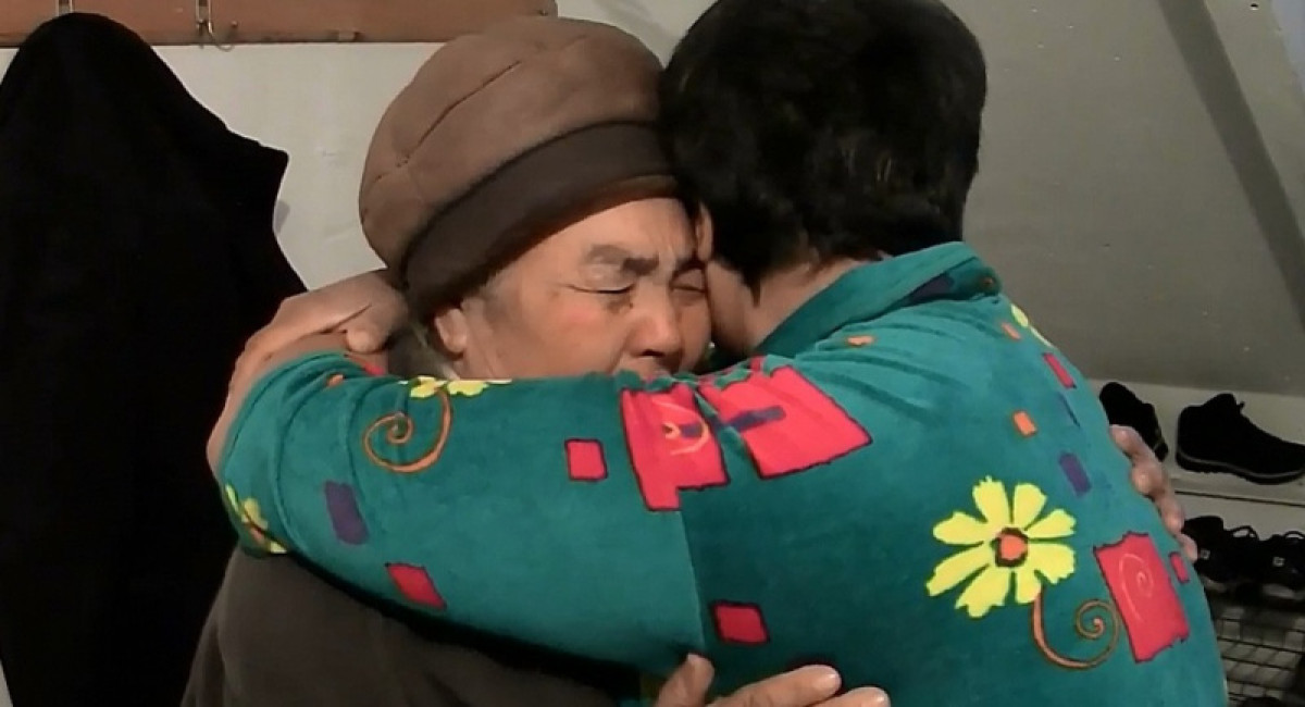 Жительница Актау встретилась с жившей в колодце Аксу дочерью