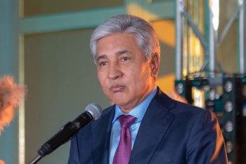 Фотография к новости: Тасмагамбетов попрощался с коллективом посольства Казахстана в России