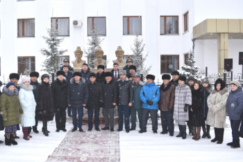 Памятный монумент "Үш би" открылся в Бурабае