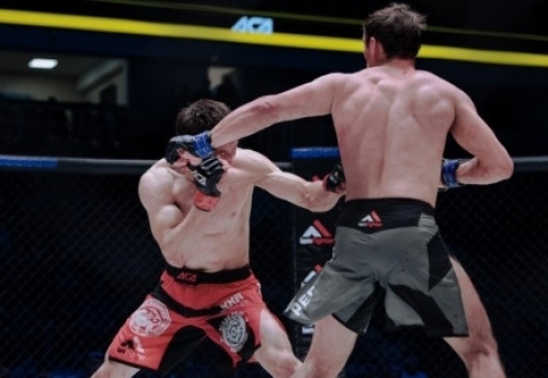 Фотография к новости: Поединок казахстанcкого файтера попал в список претендентов на "Лучший бой года"