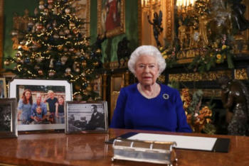 Фотография к новости: "Ухабистой дорогой" назвала уходящий год королева Великобритании