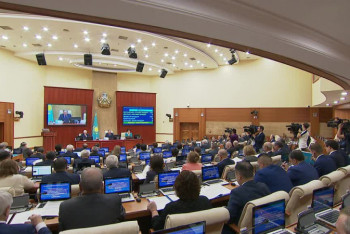 Нигматулин подвел итоги работы Мажилиса с начала сессии