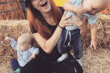 Фотография к новости: Детский утренник спас семью от полета на разбившемся в Алматы самолете