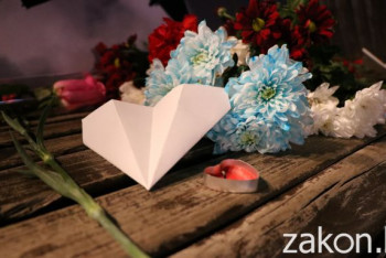 Фотография к новости: Мемориал жертвам авиакатастрофы появился на Арбате в Алматы