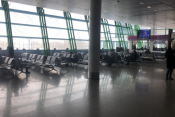 Фотография к новости: В МИИР опровергли слухи о скоплении людей и ажиотаже в аэропортах Алматы и Нур-Султана