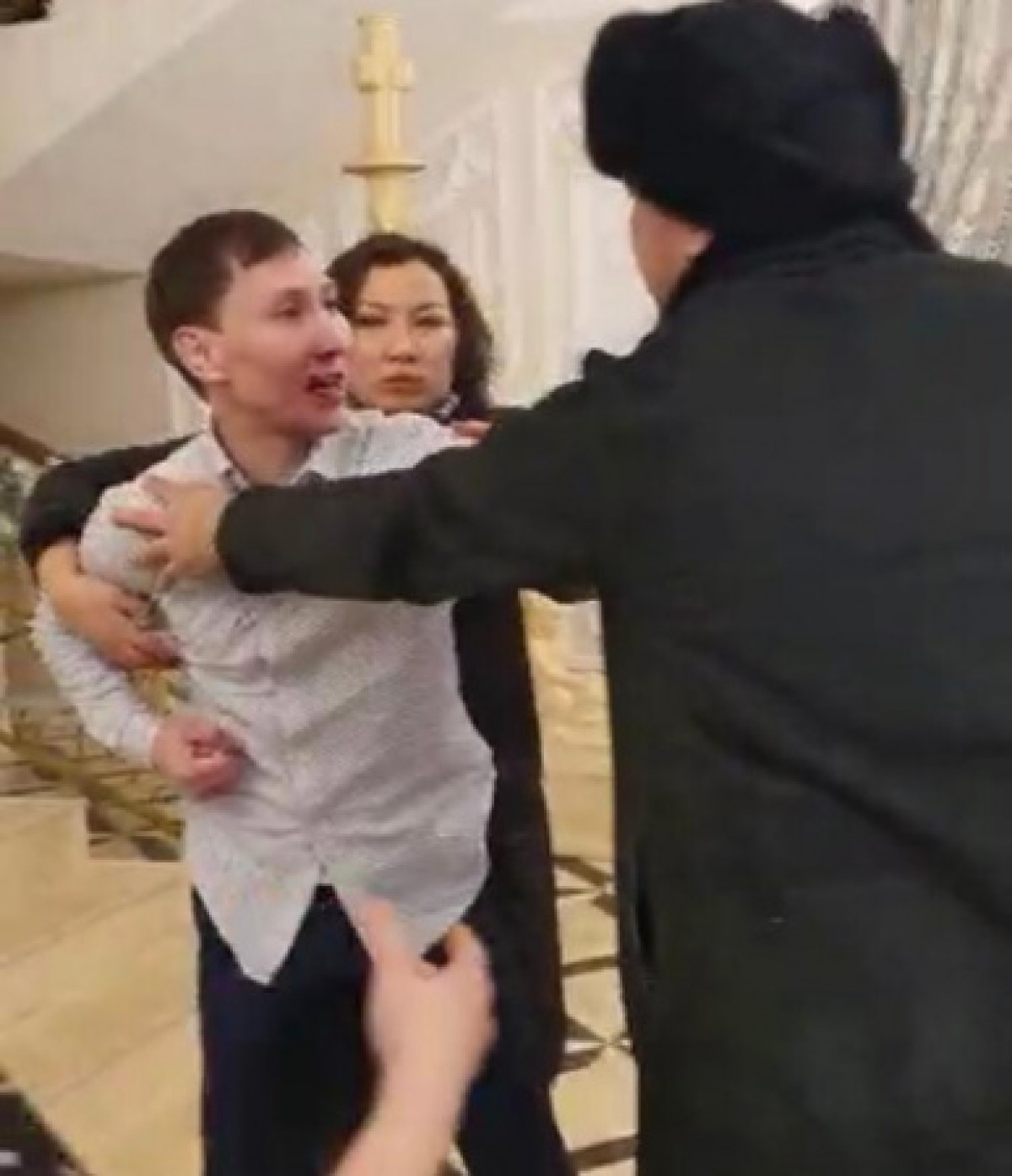 Проводников КТЖ избили в ресторане Актобе