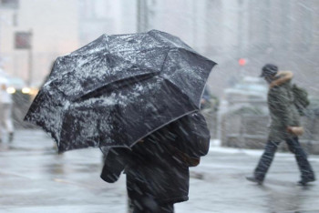 Фотография к новости: Штормовое предупреждение объявлено в шести регионах Казахстана