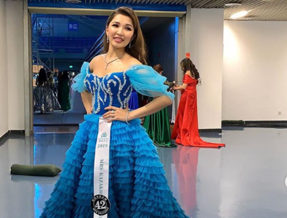 Казахстанка завоевала титул "Идеальная женщина" на "Миссис Вселенная"