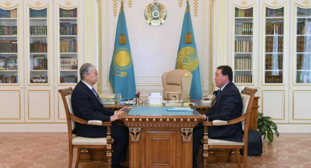 Токаев и Мамин обсудили подготовку к расширенному заседанию Правительства