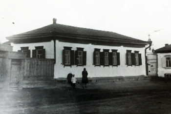 Фотография к новости: Бивень мамонта нашел у своего дома житель Семея