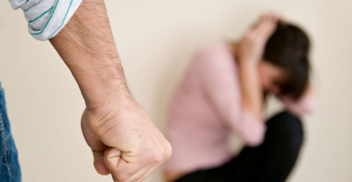 Мать троих детей вызвали за зарплатой и чуть не изнасиловали в Алматы