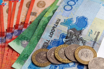 Фотография к новости: Более 17 миллиардов тенге выплатят многодетным семьям в январе 2020 года