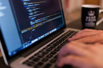 Фотография к новости: Мошенники списывали деньги с карт через рекламу от Kaspi Банка в Facebook