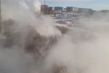 Сильные ожоги из-за аварии на теплотрассе получили трое рабочих в Караганде