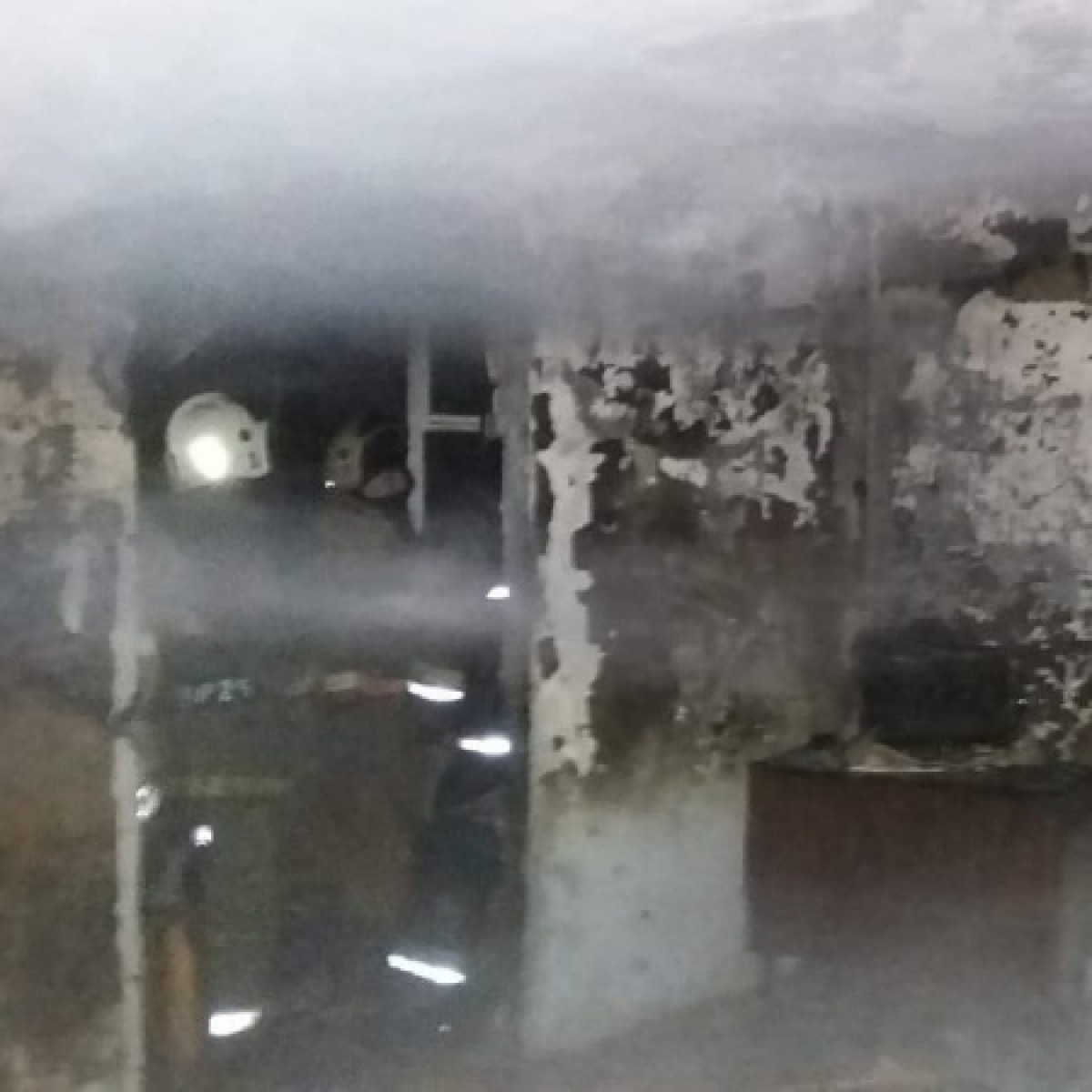 При пожаре погибли 90-летняя бабушка с внуком в Темиртау