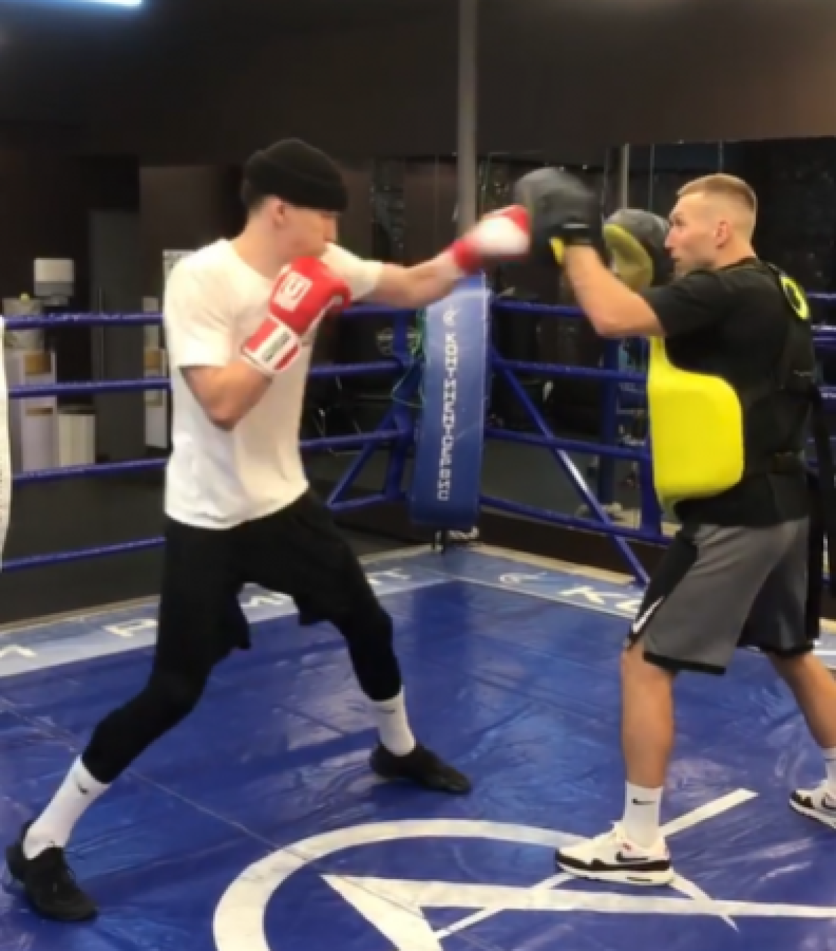 скрин с видео - Instagram / andrey___sirotkin