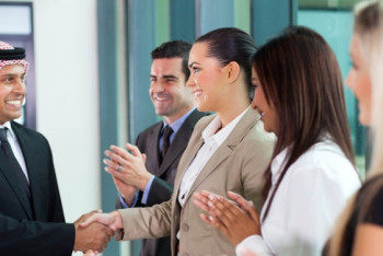 Фотография к новости: Иностранцам понизили зарплату до уровня казахстанских работников