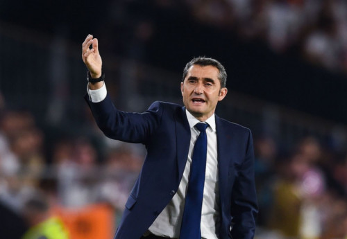 Фотография к новости: "Барселона" расторгла контракт с главным тренером Эрнесто Вальверде