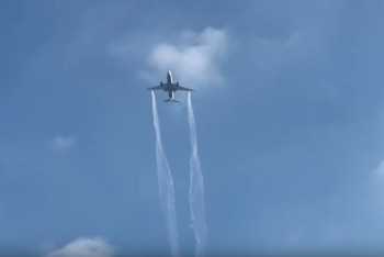 Фотография к новости: Самолет сбросил топливо над школой в США, десятки детей пострадали