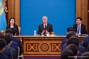 "Казахстанцы не должны воспринимать чиновников как некую касту избранных" - Токаев