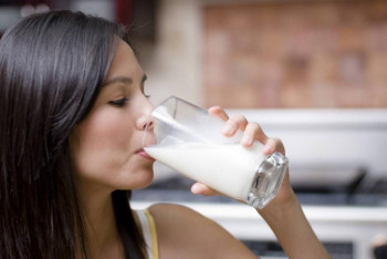 Фотография к новости: Какое молоко нужно пить, чтобы сохранить молодость