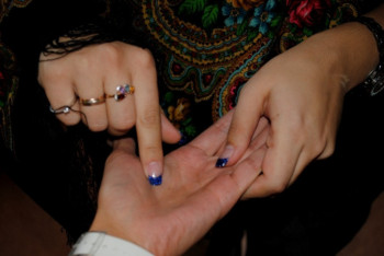 Фотография к новости: Гадалка выманила у алматинки 27 миллионов тенге