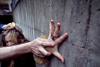 Фотография к новости: Вызвал медсестру, чтобы изнасиловать – сельчанина в ВКО отдали под суд