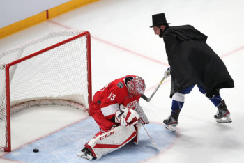 Фотография к новости: Выступление капитана "Барыса" признали лучшим на Мастер-шоу звезд КХЛ