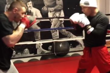 Фотография к новости: Батыр Джукембаев провел тренировку в Канаде перед защитой титулов IBF и WBA