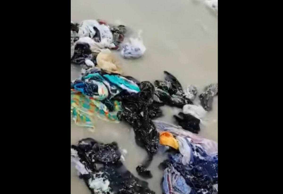 Купальники, тапочки и полотенца засорили набережную Нур-Султана после крещенских купаний