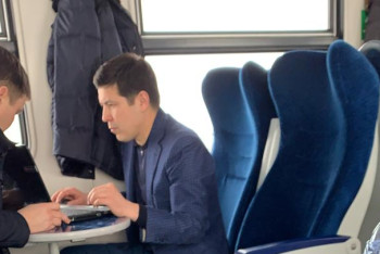 По стопам мэра Лондона. Новый аким Павлодарской области едет на электричке