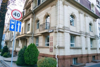 Фотография к новости: Легендарный дом кинематографистов продают в Алматы