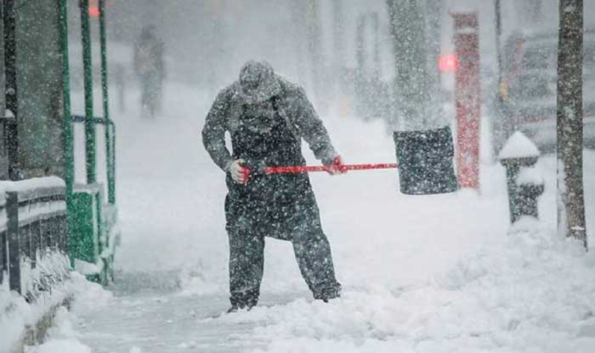 Сильный снегопад, метель и гололед ожидаются в Казахстане