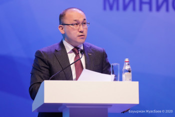 На высоком уровне провести 100-летний юбилей "Казинформа" поручил Абаев