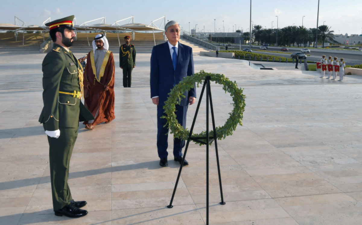 Токаев посетил мемориальный комплекс "Вахат аль-Карама" в Абу-Даби