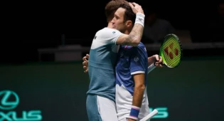 Михаил Кукушкин и Александр Бублик впервые вышли в полуфинал Australian Open