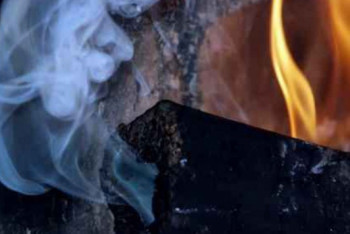 Трое мужчин насмерть отравились выхлопными газами в Карагандинской области